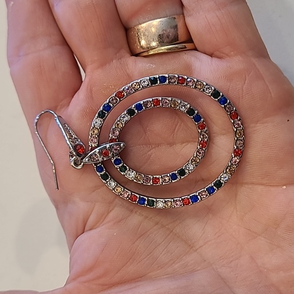 VINTAGE  Guess Statement Earrings - Picture 6 of 6